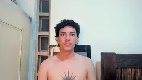 Snapshot of santi_twink19 chatting on 10-04-25, 04:32 santi_twink19 online show from 10-04-25, 04:32