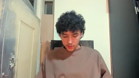 santi_twink19 online show from 11-29-25, 05:43