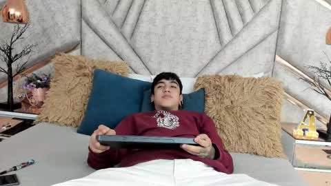 SantiAbader online show from 11-18-25, 11:58