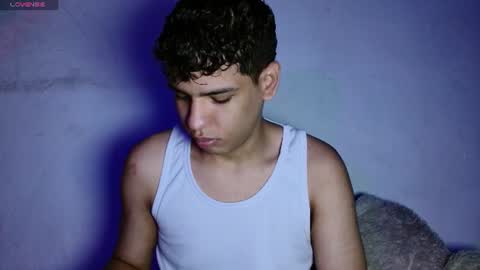 Snapshot of santiago_foxx chatting on 06-10-26, 10:19 santi online show from 06-10-26, 10:19