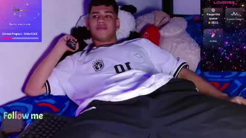 Snapshot of santiago_foxx chatting on 06-28-26, 08:15 santi online show from 06-28-26, 08:15