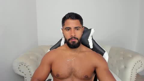 Snapshot of santiago_huntt chatting on 01-06-26, 01:15 santiago_huntt online show from 01-06-26, 01:15