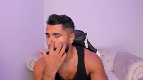 Snapshot of santiago_huntt chatting on 02-25-26, 08:18 santiago_huntt online show from 02-25-26, 08:18