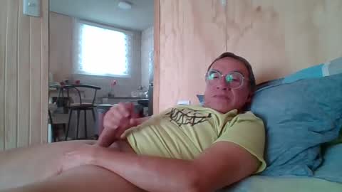 santiago_n online show from 06-15-26, 04:20