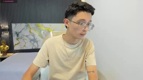 santiago_russo18 online show from 09-14-25, 01:10