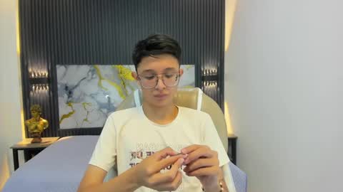 santiago_russo18 online show from 09-20-25, 01:34