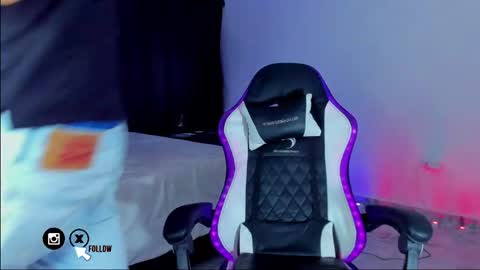 Santi Reyes online show from 02-28-25, 05:59