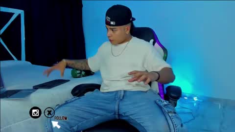 Santi Reyes online show from 03-11-25, 08:20