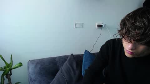 Snapshot of santii_rose chatting on 12-14-24, 03:47 Santii online show from 12-14-24, 03:47