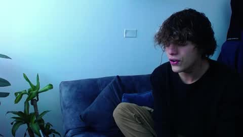 Snapshot of santii_rose chatting on 12-14-24, 06:52 Santii online show from 12-14-24, 06:52