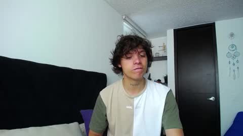 Snapshot of santii_rose chatting on 12-16-24, 05:11 Santii online show from 12-16-24, 05:11