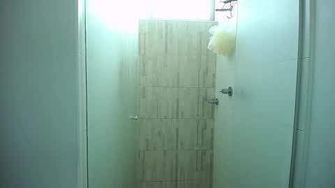 Snapshot of santii_rose chatting on 12-19-24, 12:23 Santii online show from 12-19-24, 12:23