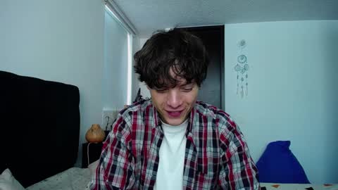 Snapshot of santii_rose chatting on 12-20-24, 03:42 Santii online show from 12-20-24, 03:42