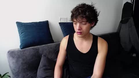 Snapshot of santii_rose chatting on 12-28-24, 03:59 Santii online show from 12-28-24, 03:59