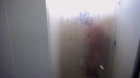 Snapshot of santii_rose chatting on 12-31-24, 01:41 Santii online show from 12-31-24, 01:41