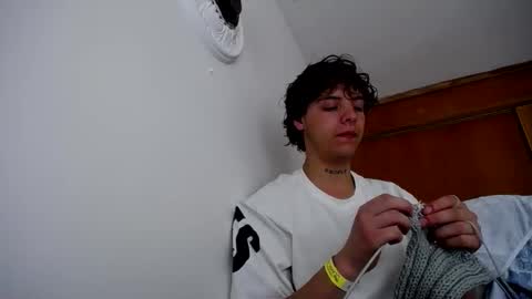 Snapshot of santii_rose chatting on 01-04-25, 12:16 Santii online show from 01-04-25, 12:16