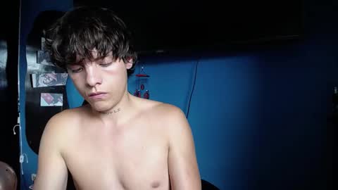 Snapshot of santii_rose chatting on 01-15-25, 06:29 Santii online show from 01-15-25, 06:29