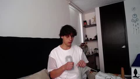 Snapshot of santii_rose chatting on 01-17-25, 04:47 Santii online show from 01-17-25, 04:47