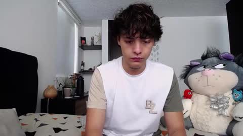 Snapshot of santii_rose chatting on 01-22-25, 03:18 Santii online show from 01-22-25, 03:18