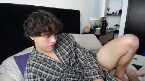 Snapshot of santii_rose chatting on 01-23-25, 03:32 Santii online show from 01-23-25, 03:32