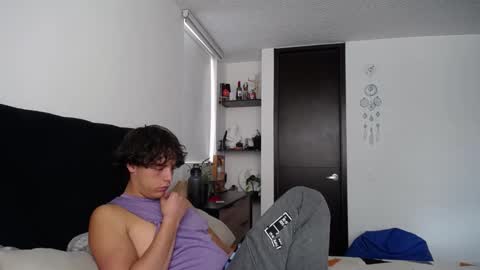 Snapshot of santii_rose chatting on 01-28-25, 04:52 Santii online show from 01-28-25, 04:52