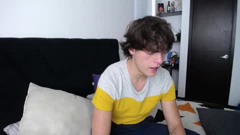 Snapshot of santii_rose chatting on 02-01-25, 10:02 Santii online show from 02-01-25, 10:02