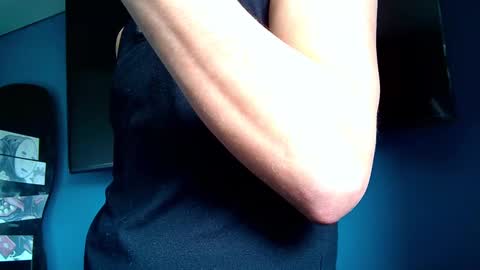 Snapshot of santii_rose chatting on 02-02-25, 05:15 Santii online show from 02-02-25, 05:15