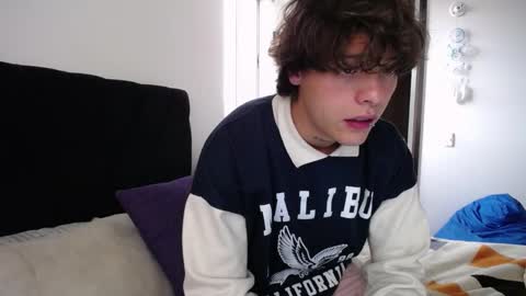 Snapshot of santii_rose chatting on 02-03-25, 10:21 Santii online show from 02-03-25, 10:21