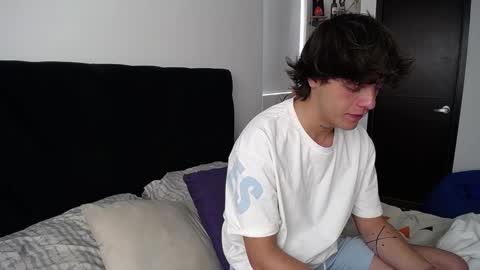 Snapshot of santii_rose chatting on 02-16-25, 04:53 Santii online show from 02-16-25, 04:53