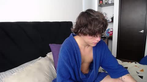 Snapshot of santii_rose chatting on 02-18-25, 03:43 Santii online show from 02-18-25, 03:43