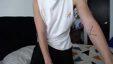 Snapshot of santii_rose chatting on 02-22-25, 09:15 Santii online show from 02-22-25, 09:15