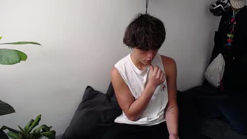 Snapshot of santii_rose chatting on 02-24-25, 12:59 Santii online show from 02-24-25, 12:59