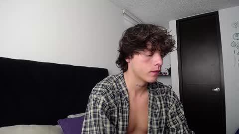 Snapshot of santii_rose chatting on 02-27-25, 06:53 Santii online show from 02-27-25, 06:53