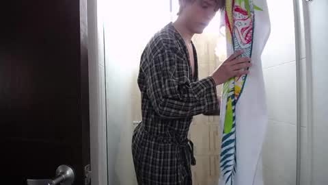 Snapshot of santii_rose chatting on 03-06-25, 12:52 Santii online show from 03-06-25, 12:52