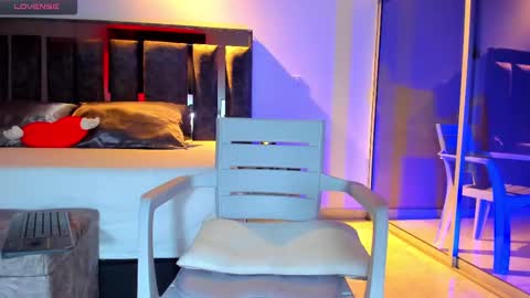 Santiago Seans online show from 02-20-25, 02:40