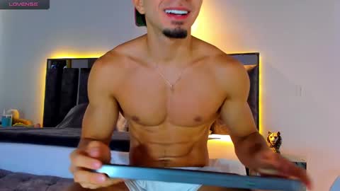 Santiago Seans online show from 03-04-25, 05:03