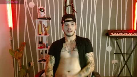 Snapshot of santti_torres chatting on 01-08-25, 02:14 Santy Torres online show from 01-08-25, 02:14