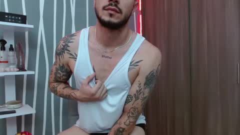 Snapshot of santti_torres chatting on 11-05-25, 03:17 Santy Torres online show from 11-05-25, 03:17