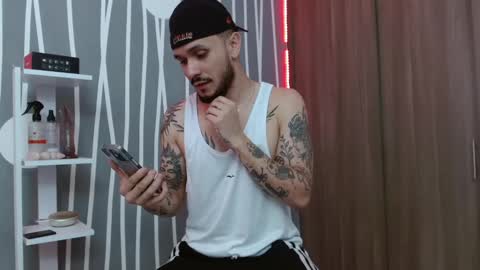 Snapshot of santti_torres chatting on 11-06-25, 05:08 Santy Torres online show from 11-06-25, 05:08