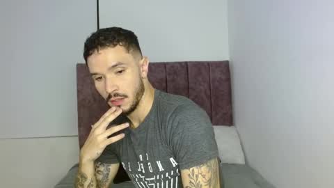 Snapshot of santti_torres chatting on 02-11-26, 03:55 Santy Torres online show from 02-11-26, 03:55