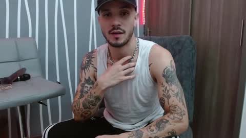 Snapshot of santti_torres chatting on 02-26-26, 04:00 Santy Torres online show from 02-26-26, 04:00