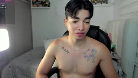 Mr. Santiago online show from 11-27-25, 01:24