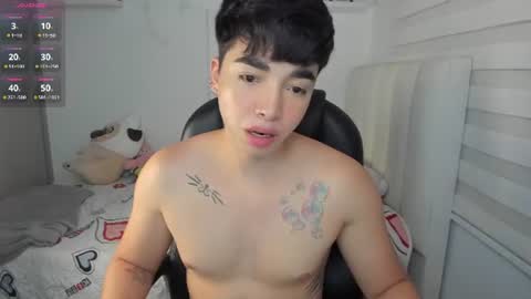 Snapshot of santy7u7 chatting on 06-10-26, 01:54 Mr. Santiago online show from 06-10-26, 01:54