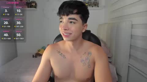 Snapshot of santy7u7 chatting on 06-27-26, 01:28 Mr. Santiago online show from 06-27-26, 01:28