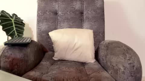 Snapshot of santy_0908 chatting on 02-10-26, 08:24 santy online show from 02-10-26, 08:24