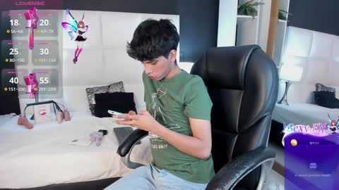 Santiago Carrington online show from 12-07-24, 09:06