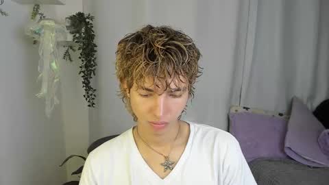 kitty online show from 10-17-25, 02:37