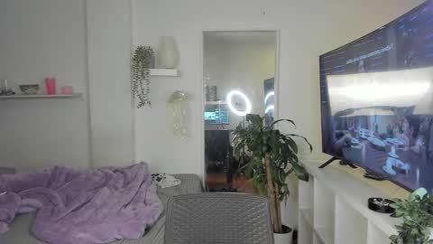 kitty online show from 11-22-25, 04:22