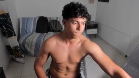 Snapshot of santy_stump chatting on 07-07-26, 12:35 santy_stump online show from 07-07-26, 12:35