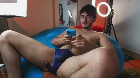 Snapshot of santyago_taylor chatting on 05-11-26, 09:12 Santyago online show from 05-11-26, 09:12